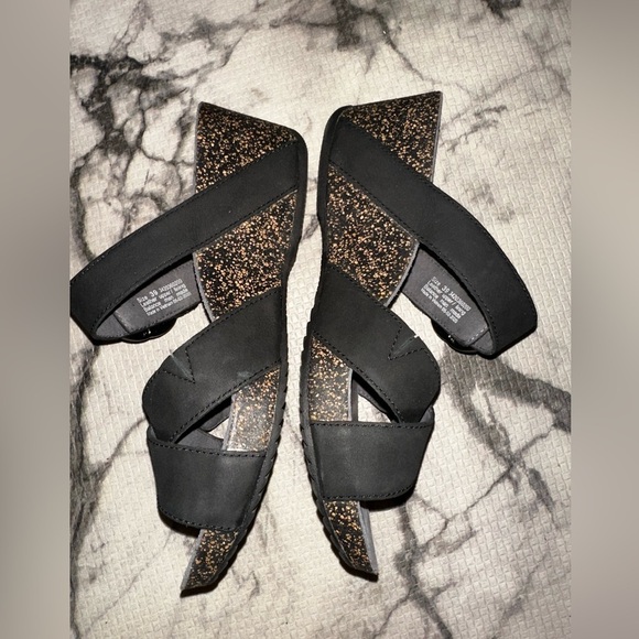 Dansko Black Women's Sandals 39 comfort shoe - Picture 6 of 10